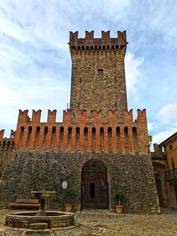 Castello di Vigoleno