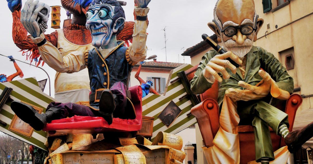 Il carnevale più antico d'Italia: carri allegorici